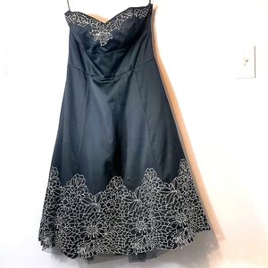 Whitehouse/Black Market Dress
